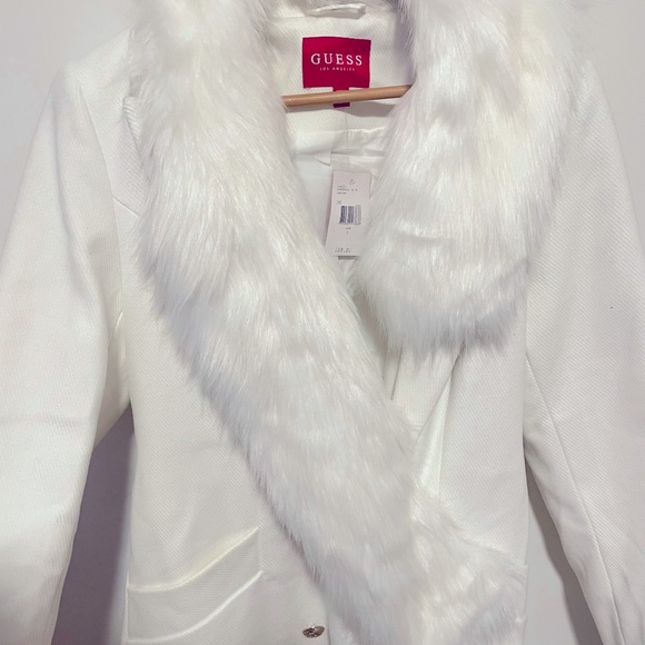 Guess white coat women’s large fur trim collar - Picture 7 of 7
